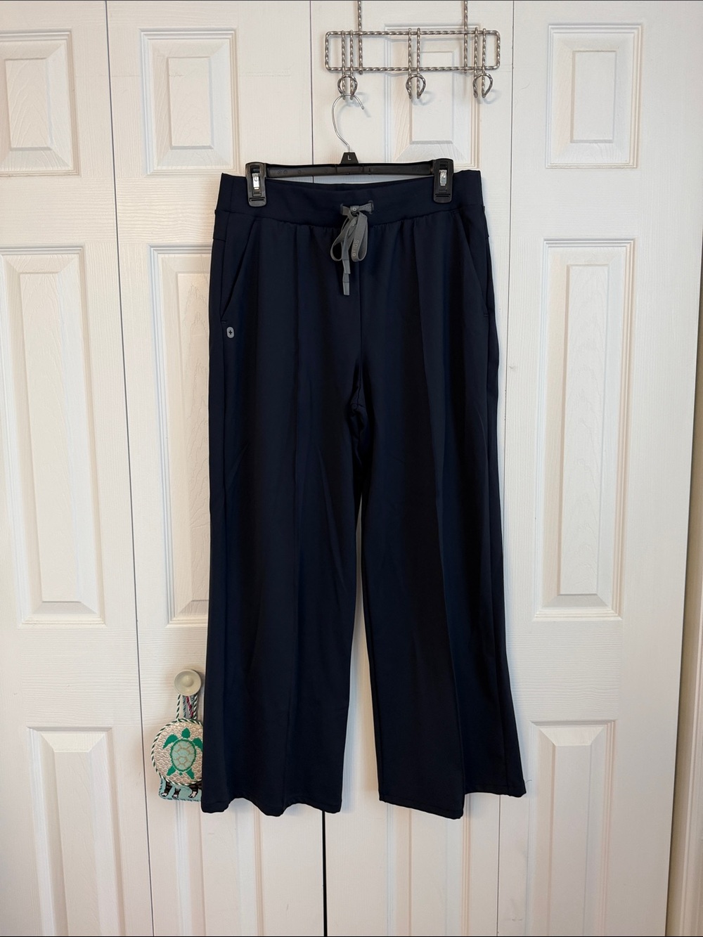 Figs Salina high waisted wide leg scrub pant in formx size large